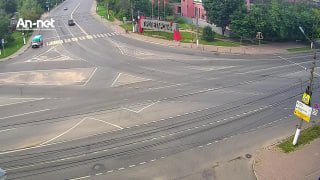 ДТП на проспекте Калинина: Водитель Suzuki проехал на красный свет